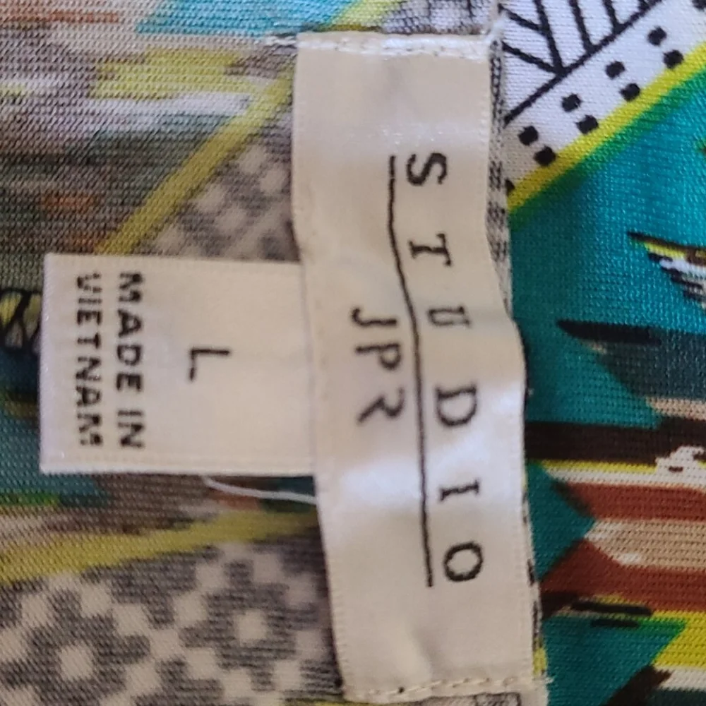 Studio JPR Flowy skirt with and abstract p… - Picture 2 of 7